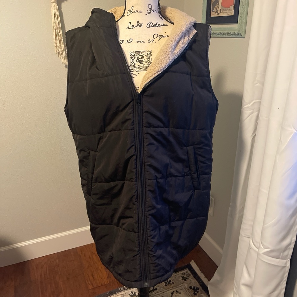 Black Quilted Women's Vest with soft sherpa lining